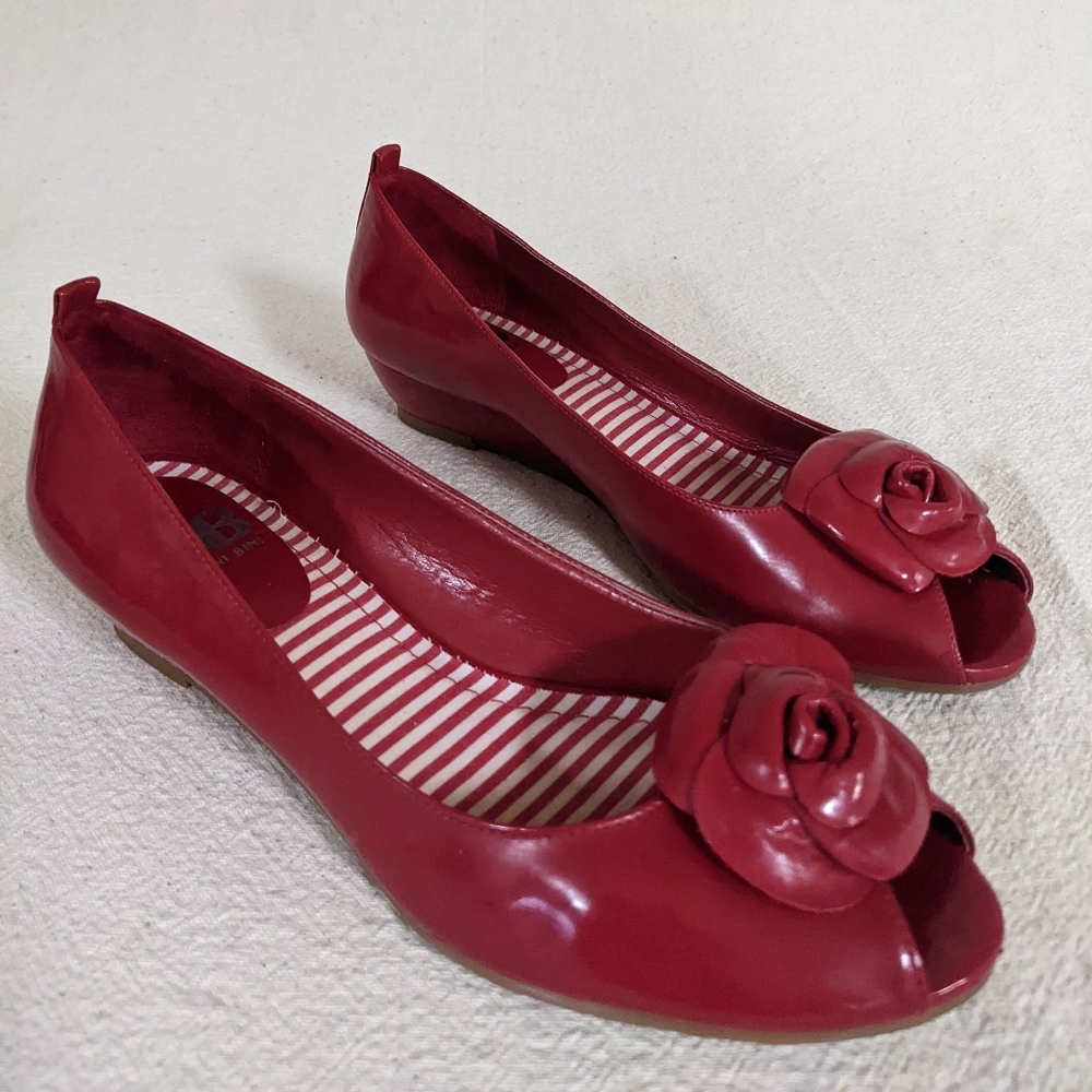 Red Slip On Sz 7 Flower Peep Toe Comfort Low Wedge Shiney Patent Coastal Grandma